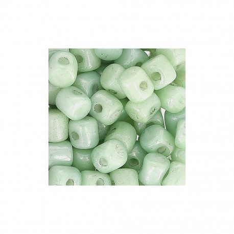 Minos par Puca® 2.5x3 mm Opaque Light Green Ceramic Look x5g